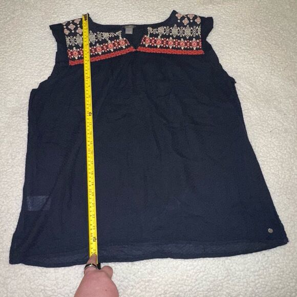 Eddie Bauer Women’s Navy Blue Embroidered Pattern Shirt XL EUC - Picture 8 of 9